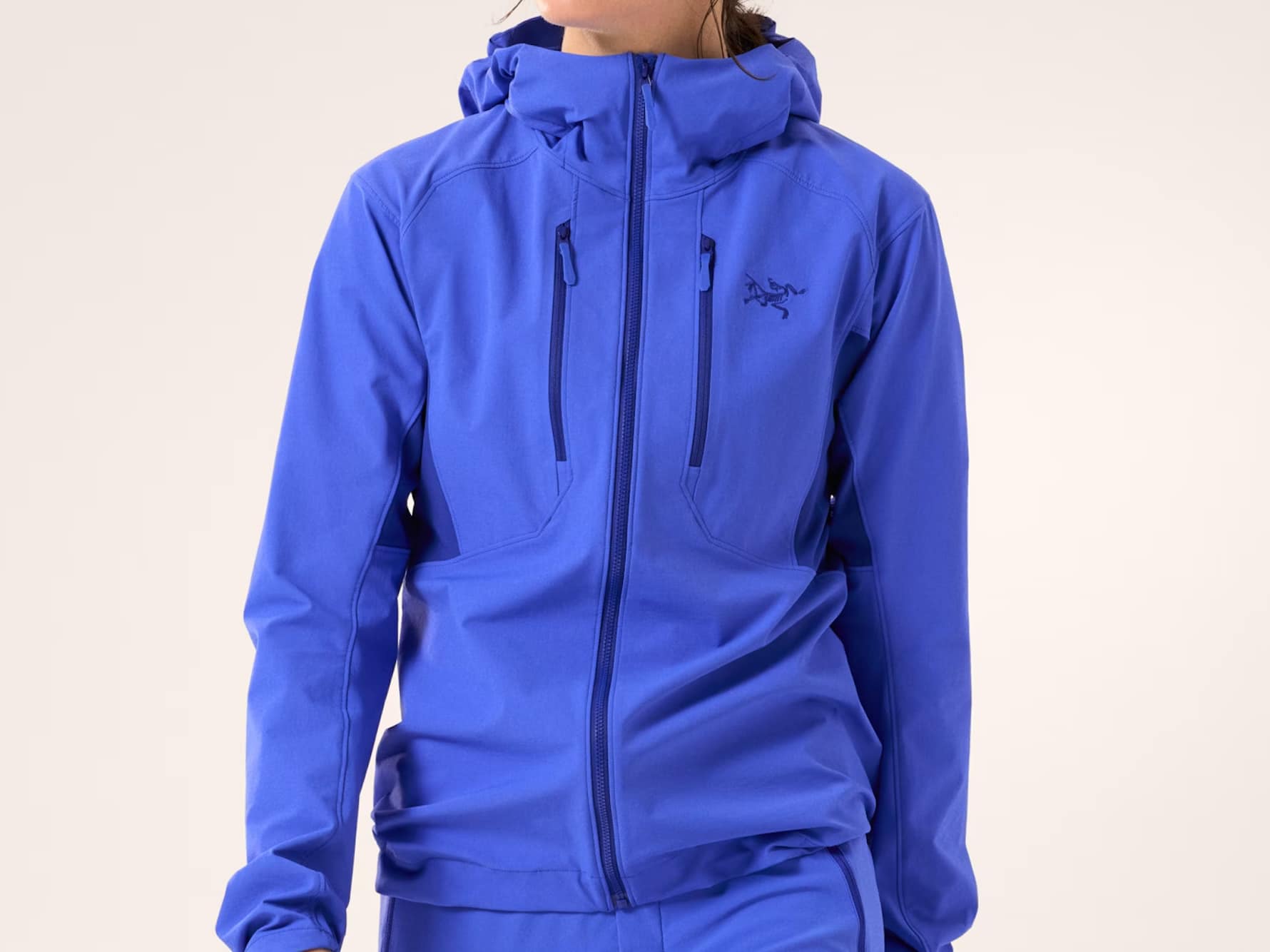 Front view of the women's Arc'teryx Psiphon Hoody and its external pockets