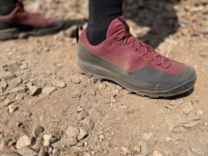 The Arc'teryx Konseal shoe men's in Mars/Black