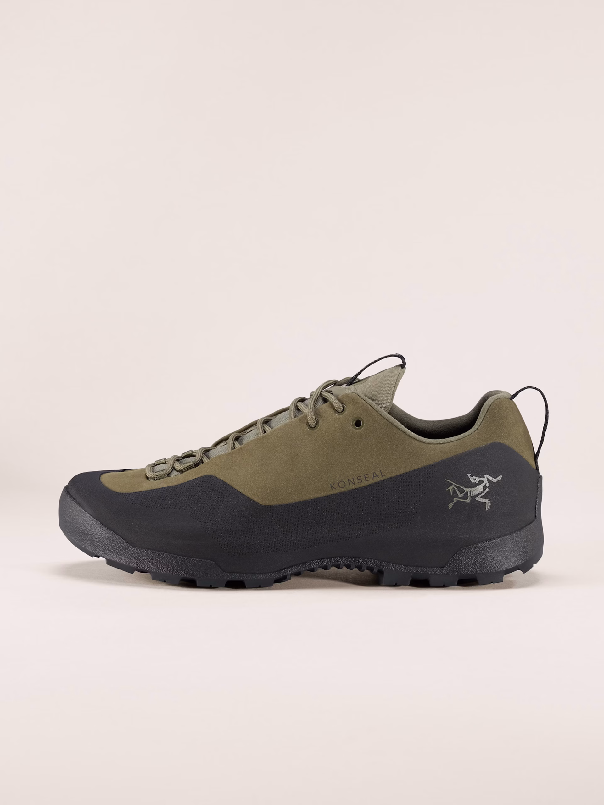 The women's Arc'teryx Konseal shoe in Tatsu / Black